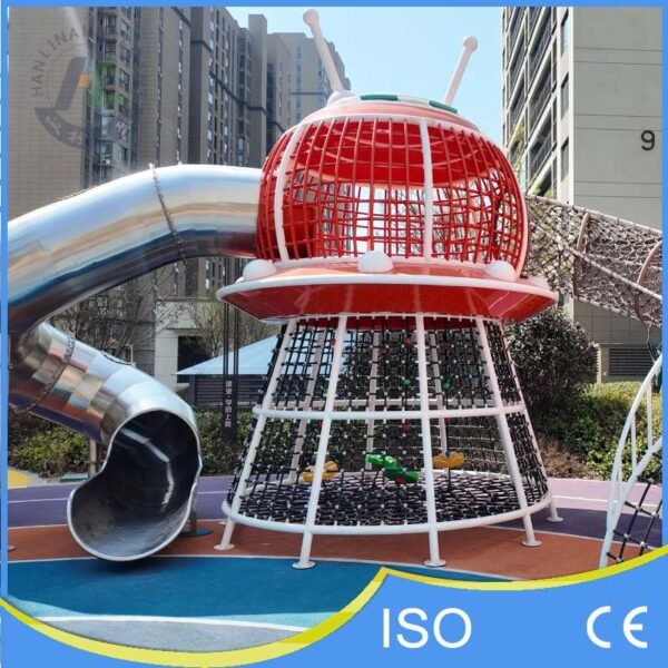 Robot Tower With Climbing Net Tunnel