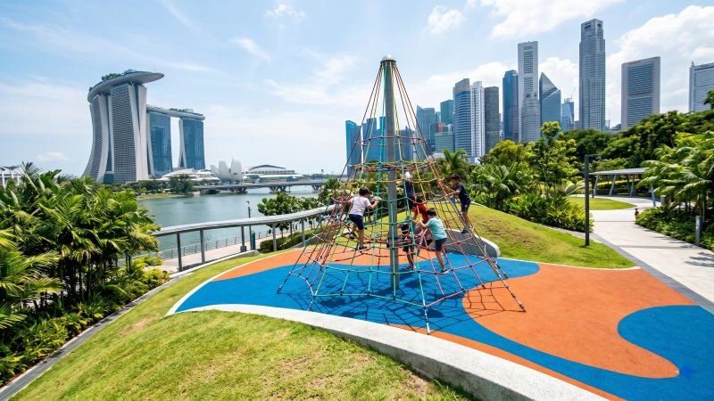 Outdoor Urban High Density Net Pyramid